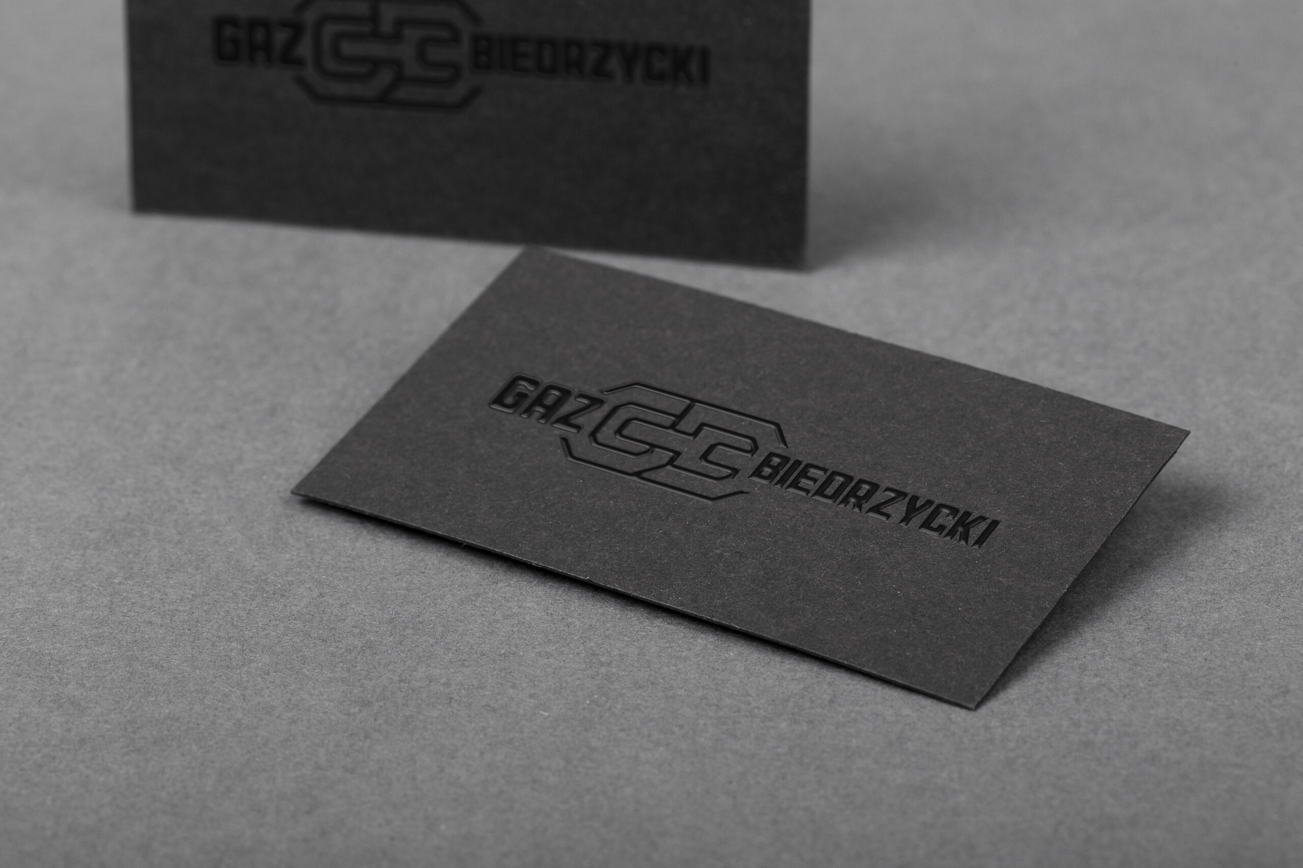 Logo konturowe OUTLINE/01 – prezentacja koncepcji